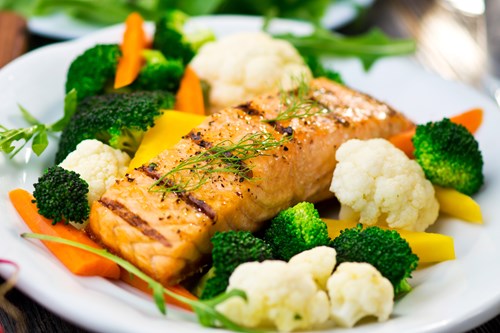 Grilled salmon and vegetables